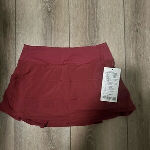 Lululemon Pace Rival mid rise skirt size 4 WITH TAGS
